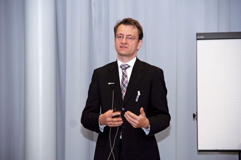 „Die Nutzer müssen den Provider detailliert zur Einhaltung des Datenschutzes verpflichten“, sagt PWC-Rechtsexperte, Dr. Jan-Peter Ohrtmann. (Bild: Otto)