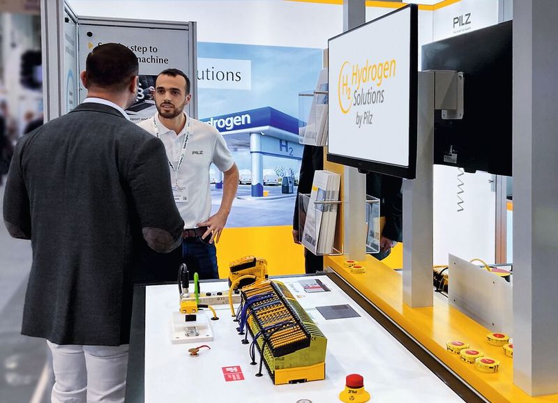 Pilz präsentiert auf der Hydrogen + Fuel Cells Europe seine Automatisierungslösungen aus den Bereichen Funktionale Sicherheit und Industrial Security. Sie erlauben die sichere Überwachung und Steuerung von Prozessen entlang der gesamten Wasserstoff-Wertschöpfungskette. Die Fachmesse findet vom 31. März bis 04. April 2025 im Rahmen der Hannover Messe statt. Hannover Messe 2025: Halle 13, Stand D34 (Bild: Pilz)