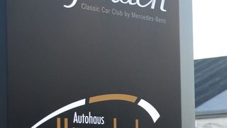 „Legenden – Classic Car Club by Mercedes-Benz“: Das Modell, das das Autohaus Hagenlocher zusammen mit Daimler entwickelt, soll Kunden Oldtimer-Carsharing ermöglichen. (Foto: Schlieben)