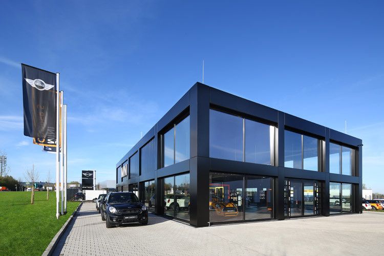 Auch ein schwarzer Mini-Cube steht auf dem Gelände, ... (Foto: Becker-Tiemann)