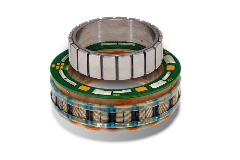 Mit den Stator-Rotor-Einbausätzen der ILM Baureihe, den sogenannten Servo-Kits, bietet die Robo-Drive-Technologie individuelle Lösungen für strukturintegrierte Antriebstechnik – für höchste Flexibilität und Leistungsdichte. (TQ-Systems GmbH)