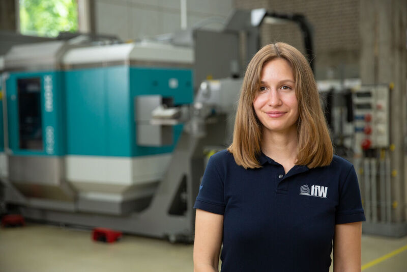 Sarah Eschelbacher, Gruppenleiterin Prozessüberwachung und -regelung beim Institut für Werkzeugmaschinen. (Bild: Universal Robots)