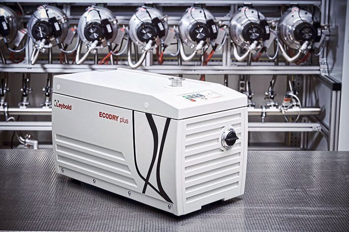 Zu den bereits eingeführten Ecodry 40 und 65 plus kommen jetzt die neuen, kleineren Pumpengrößen Ecodry 25 und 35 plus.  (Leybold)