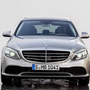 (Mercedes)