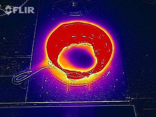 Wärmebild eine Pfanne, aufgenommen mit Flir One (FLIR)