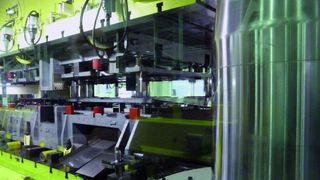 Bild 1: Servopressen sind aus der Umformtechnik nicht mehr wegzudenken und sie werden aufgrund ihrer besonderen Eigenschaften auch „salonfähig“. (Bild: Kuhn)