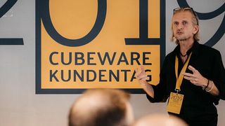 Cubeware-Geschäftsführer Peter Küssner sprach auf dem Kundentag des Unternehmens. (Cubeware)