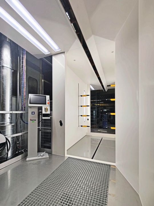 Umweltfreundliche Pulverbeschichtungsanlage für gezielte Spannungsableitung.(Bild:  Krieg)