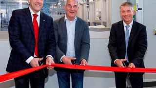 Die Vaillant Group produziert ab sofort in Remscheid auch in großer Stückzahl Wärmepumpen. Die Einweihung der neuen Linie fand am 24. März statt. (Mike Koenig Photography)