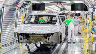 Klimaschutz: Volkswagen spart eigenen Angaben zufolge dank LED-Beleuchtung an neun Produktionsstandorten 116.000 Tonnen CO2 jährlich.  (Volkswagen)