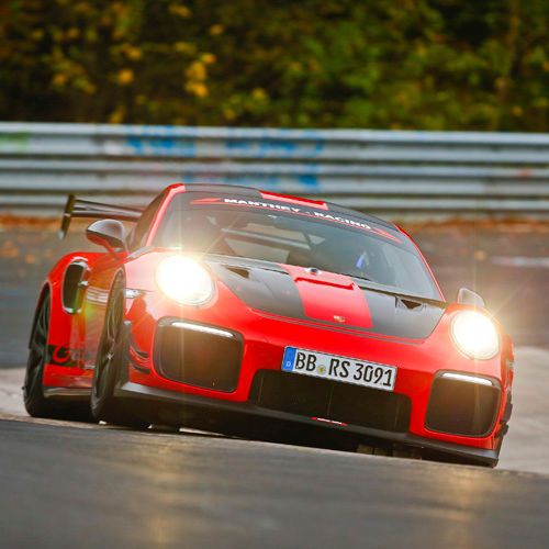 Der Porsche GT2 RS MR ist das schnellste straßenzugelassene Fahrzeug auf der Nordschleife.(Bild:  Porsche)