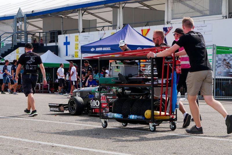 Das richtige Werkzeug für Notfälle dabei zu haben, kann entscheidend sein. Die Tests für die Zulassung bestehen jährlich etwa zehn Prozent der Teams nicht.  (Bild: Sandro Kipar/VCG)