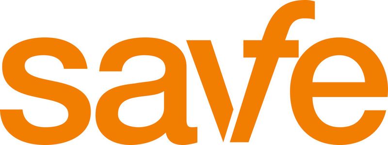 Mit „savfe – safe & safe“ stellt der Kunststoffspezialist auf der EMO 2013 Produkte für die Werkzeugmaschinenbranche vor, die sicher und kostengünstig sind. Zusätzliche Angebote wie der Konstruktionsservice „Open Space“ senken Prozesskosten. (Bild: Igus)