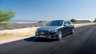 Mercedes gönnt seiner Maybach S-Klasse die umfangreichste Modellpflege ihrer Geschichte. (Bild: Mercedes-Benz)