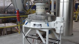 Russell_Finex_Vibrationssiebmaschine_bei_Promat ()