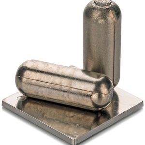 Im Gegensatz zu anderen Materialien ziehen sich die Härtewerte von amorphen Metallen durch den gesamten Materialkörper.