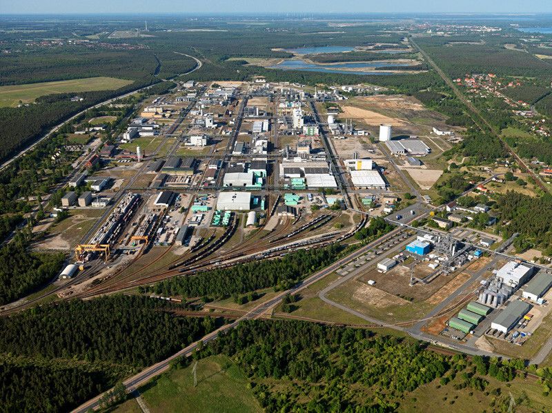 Die BASF produziert am Standort Schwarzheide Kunststoffe, Pflanzenschutzmittel und Lacke. Der Standort gehört ebenfalls zu Ce Cgem Net. (Bild: BASF)