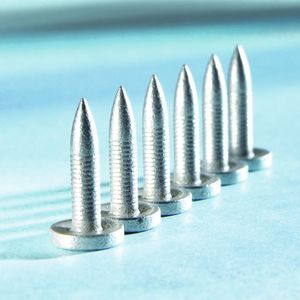 Rivtac Bolzen für das mechanische Fügeverfahren in nicht vorgelochte Fügeteile. 