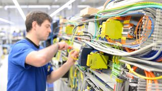 Die Auftragslage 2023 für den Maschinen- und Anlagenbau ist gut und auch die Lieferketten entspannen sich wieder etwas. Viele Unternehmen blicken deshalb positiv auf das kommende Jahr.  (Bild: industrieblick - stock.adobe.com)