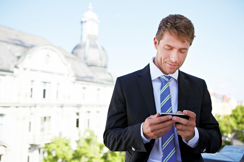 Mit Apps lässt sich die Produktivität und Motivation der Mitarbeiter steigern, was wiederum dazu beiträgt, dass sich das App-Projekt zeitnah amortisiert. (Bild: Robert Kneschke - Fotolia.com)