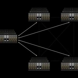 Verbund mehrerer GPU-Pods: Ein eng gekoppeltes Hochleistungsnetzwerk bündelt verteilte Ressourcen zu einem logischen KI-Cluster.(Bild:  NVIDIA)