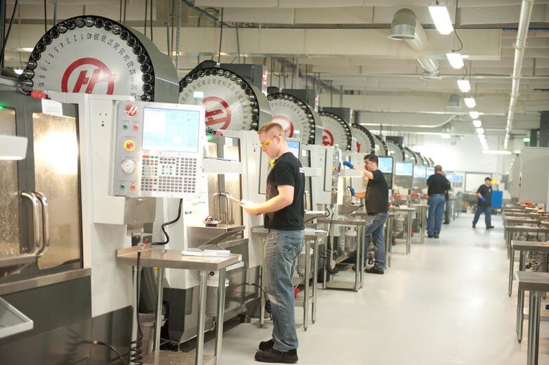 Mit den neuen Maschinen verfügt Proto Labs in Großbritannien nun über einen Maschinenpark aus 130 CNC- und 57 Spritzgussmaschinen. (Proto Labs)