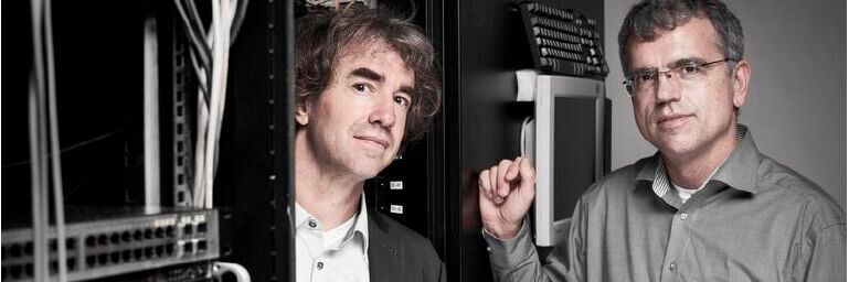 Holger Eichelberger (links) und Klaus Schmid forschen am Institut für Informatik der Universität Hildesheim.(Bild:  Daniel Kunzfeld)