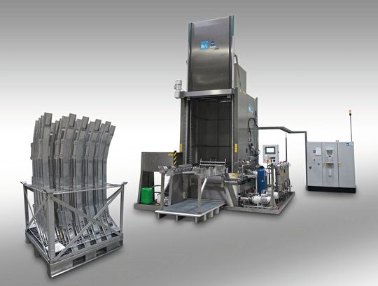 BVL Drehtelleranlage Ocean mit einer Sondernutzhöhe für bis zu 2.200 Millimeter lange Karosserieteile (Strangpressprofile).(Bild:  BVL)