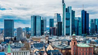 Neben Oregon, Sydney und Singapur gehört nun Frankfurt am Main zu den  Hosting-Standorten von „VMware vRealize Automation Cloud“.
 
 (Leonhard Niederwimmer auf Pixabay)