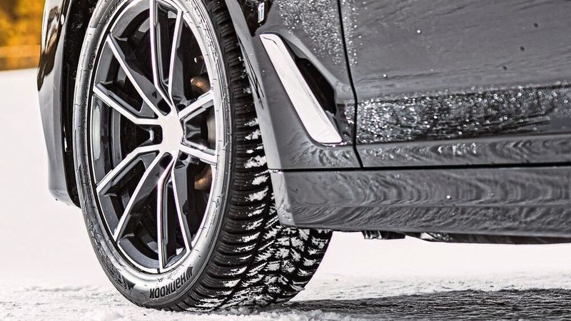 Der neue Winterreifen Hankook Winter I-Cept Evo 3 bekam im Reifentest der „Auto Bild“ auf Anhieb die Bestnote „vorbildlich“. (Bild:  Hankook)
