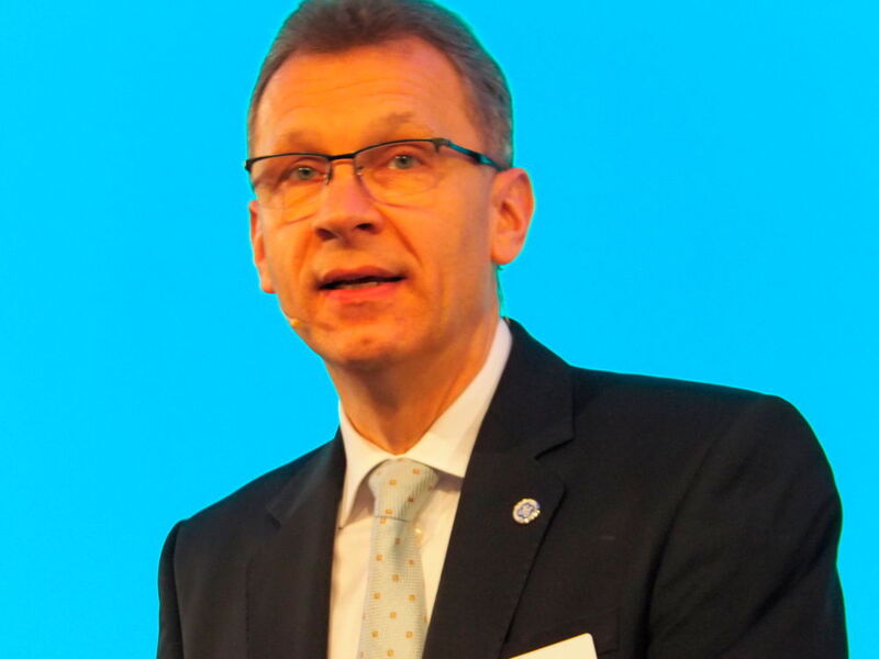 Carlos Härtel von GE Digital demonstrierte den digitalen Zwilling. (Mühlenkamp / PROCESS)