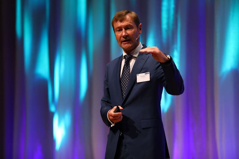 Klaus Helmrich, Mitglied des Vorstands der Siemens AG, beim „Forum Deutscher Mittelstand“ in Stuttgart (www.siemens.com/press)