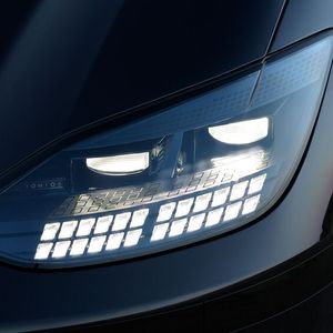 Scheinwerfer mit Matrix-Technik werden beim Techniq- und Uniq-Paket mitgeliefert.(Bild:  Hyundai)