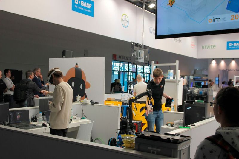 Erneut ist das Finale der AIRA-Roboter-Challenge Bestandteil der Achema und soll auch dieses Jahr wieder die Grenzen eingesetzter Robotertechnik verschieben und Innovationen fördern... (Bild: Ernhofer / PROCESS)