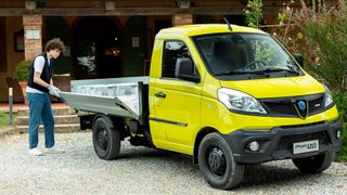 Der elektrifizierte Piaggio Porter ist ab sofort über das Händlernetz der Italiener bestellbar. (Bild: Piaggio)