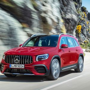 (Mercedes-Benz)