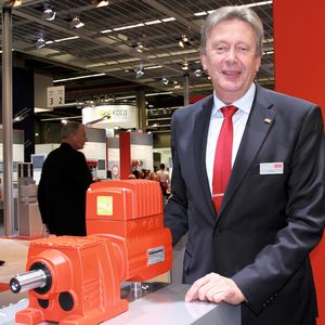 Es genügt nicht, einen IE4-Motor einzusetzen, um eine Maschine effizient zu betreiben, so Claus Wieder von SEW: „Man muss die Applikation bis auf den Cent genau berechnen.“