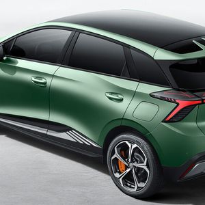 Für den Wagen hat MG die exklusive neue Farbvariante „Hunter Green“ aufgelegt.(Bild:  MG)