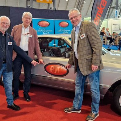 Der Bundesverband Oldtimer-Youngtimer e.V. (Deuvet) stimmte sich kürzlich mit dem Bundesministerium für Verkehr ab und präsentiert sich mit Erfolg auf der Retro Classics Stuttgart.  (Bild: Deuvet)