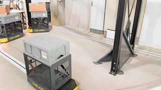 In Zeiten von Industrie 4.0 sind die flexiblen Integrationsmöglichkeiten des Weasel ein entscheidender Faktor für Anwender. Selbst unzugängliche Bereiche werden durch den Einsatz der kleinen Fahrzeuge nutzbar. (SSI Schäfer)