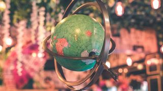 Die Internationalisierung nimmt stetig zu, das heißt Projektbeteiligte sitzen oft global verteilt. Um die steigende Komplexität der Prozesse zu bewältigen, ist die Digitalisierung ein wichtiger Schritt. (gemeinfrei)