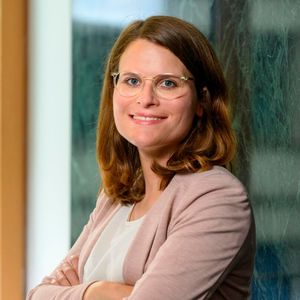 In Hamburg wird Dr. Kerstin Zettl-Schabath, Senior Cyber Threat Intelligence Analystin, DCSO bei der ISX Conference vertreten.(Bild:  DCSO)