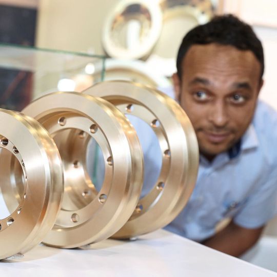 Vom 21. bis 23. Juni begrüsst die Castforge, Fachmesse für Guss- und Schmiedeteile mit Bearbeitung, wieder ihr Fachpublikum auf dem Stuttgarter Messegelände. (Bild:  Messe Stuttgart/Franziska Kraufmann)