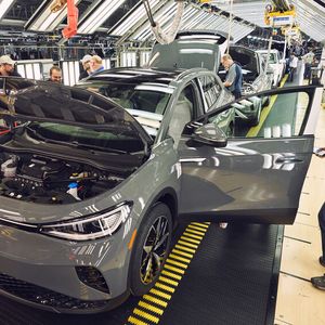 Der ID 4 kommt in den USA jedoch gut an.(Bild:  VW)