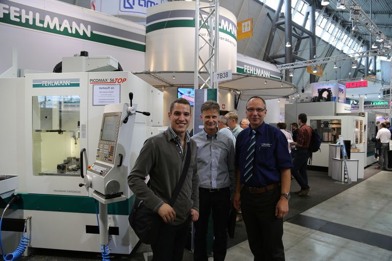 Fehlmann auf der AMB 2014: Jürg Solenthaler mit Schweizer Interessenten auf dem Fehlmann Stand. Die Nachfrage nach automatisierten Werkzeugmaschinen-Lösungen ist ungebrochen. (Bild: Böhm)