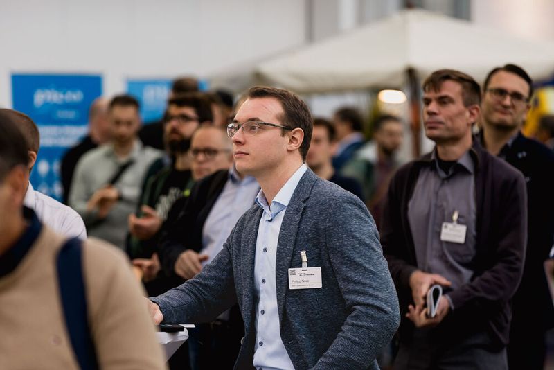 Entwickler treffen Entwickler. Auf dem Fachkongress Power of Electronics am 29. und 30. September in Würzburg stehen die Themen Wärmemanagement (ehemals Cooling Days),  Leiterplattentechnik, Power-Design und Power Systems, Kreislaufwirtschaft sowie Relaistechnik im Fokus. (Bild: Stefan Bausewein)