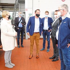 Wie läuft das hier ab? Die Service-Award-Jury fühlt den Betrieben bei ihren Vor-Ort-Besuchen stets genau auf den Zahn.(Bild:  Dominsky/»kfz-betrieb«)