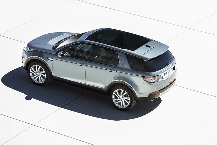 Der neue Land Rover Discovery Sport rollt am 28. Februar zu den deutschen Händlern. Die Preise des sportlichen Geländegängers starten bei 34.400 Euro. (Foto: Land Rover)