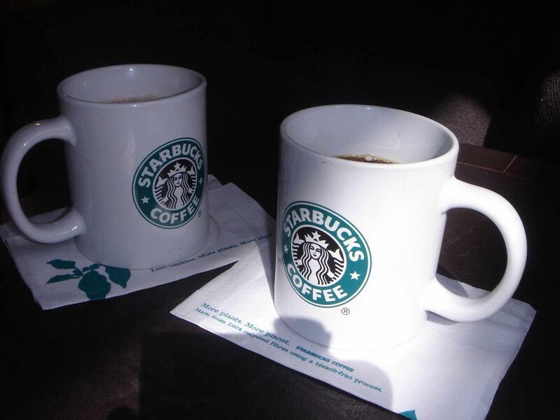 Kaffeeshops sind weltweiter beliebt. Starbucks gehört zu den Vorreitern. Platz 15 für die Supply Chain der Amerikaner. (Bild: Fadi unter GNU-Lizenz, wikimedia)