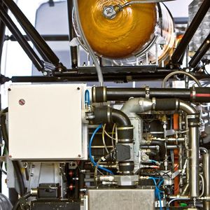 Der Antrieb nimmt noch den kompletten Laderaum des Transporters  ein.(Bild:  Daimler AG)